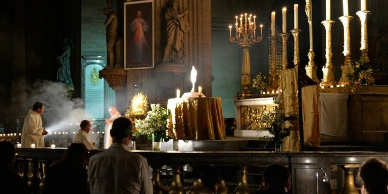 Adoration-du-Saint-Sacrement-2-768×505